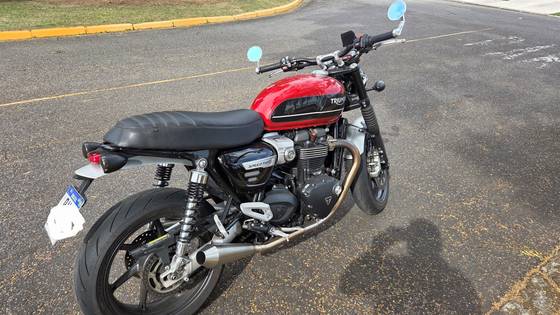 TRIUMPH SPEED TWIN 
